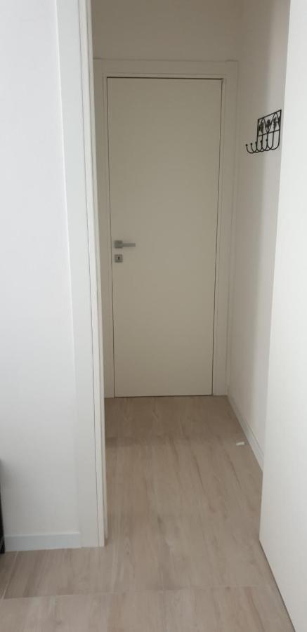 Rosy'S Flat Apartment La Spezia Exterior photo