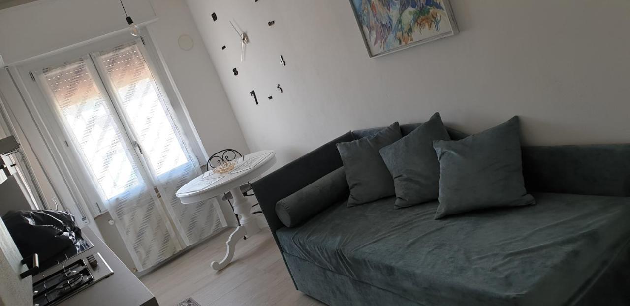 Rosy'S Flat Apartment La Spezia Exterior photo
